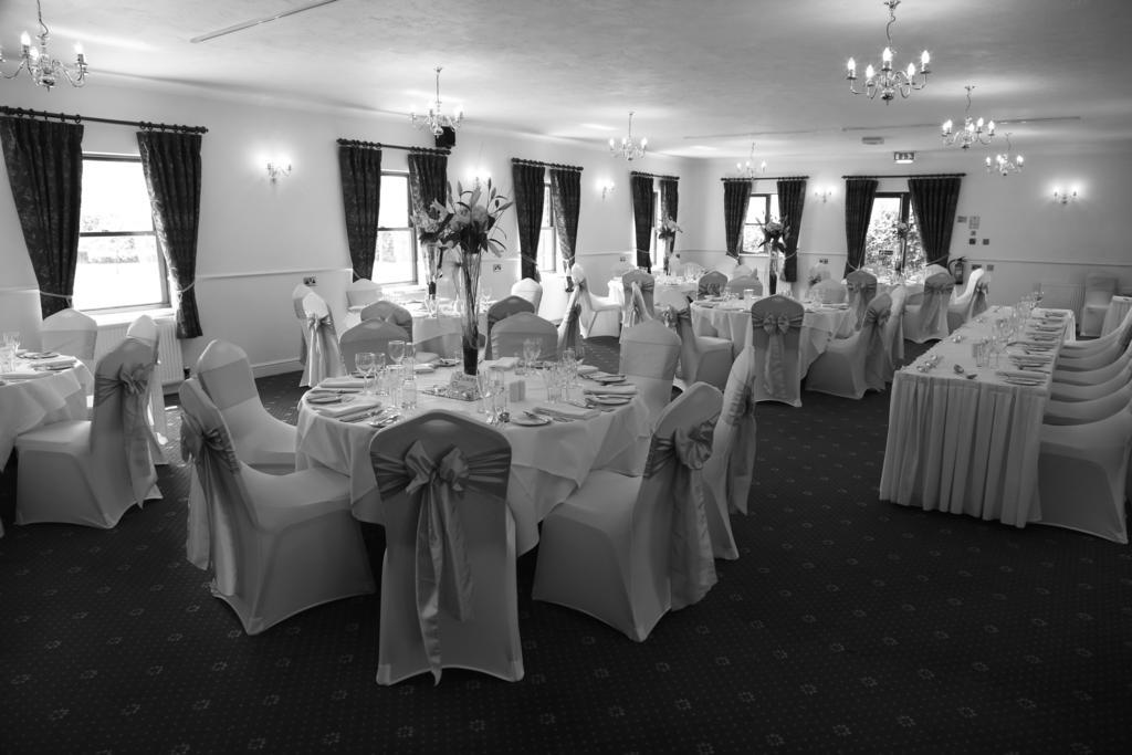 Marsh Farm Hotel Swindon Exterior foto