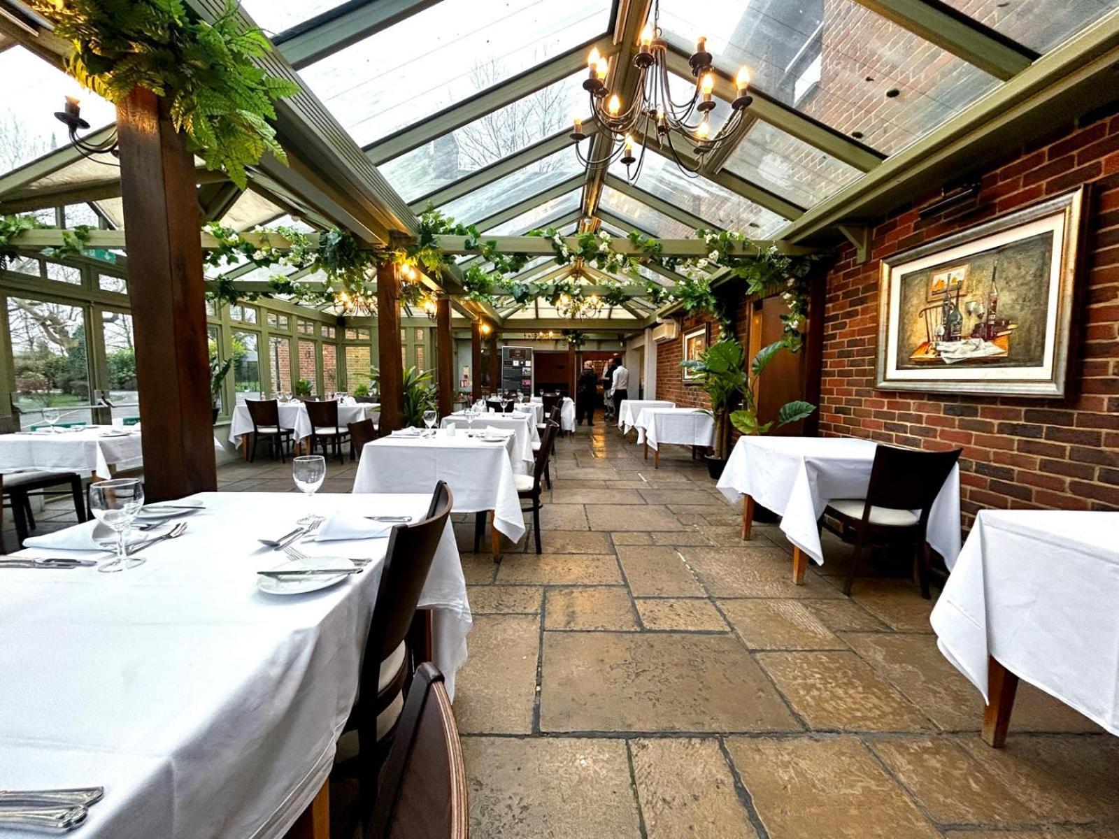 Marsh Farm Hotel Swindon Exterior foto