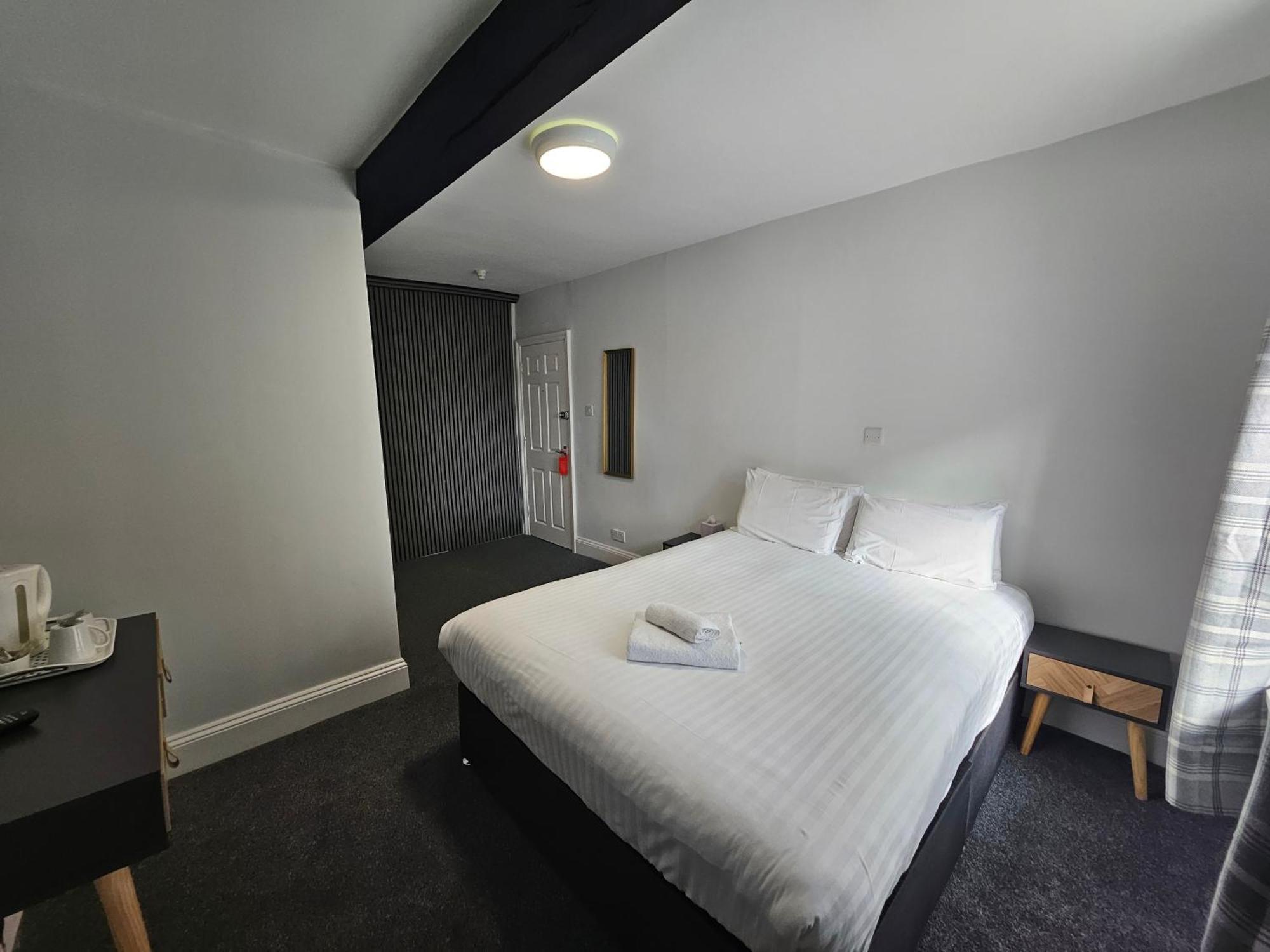 Marsh Farm Hotel Swindon Exterior foto