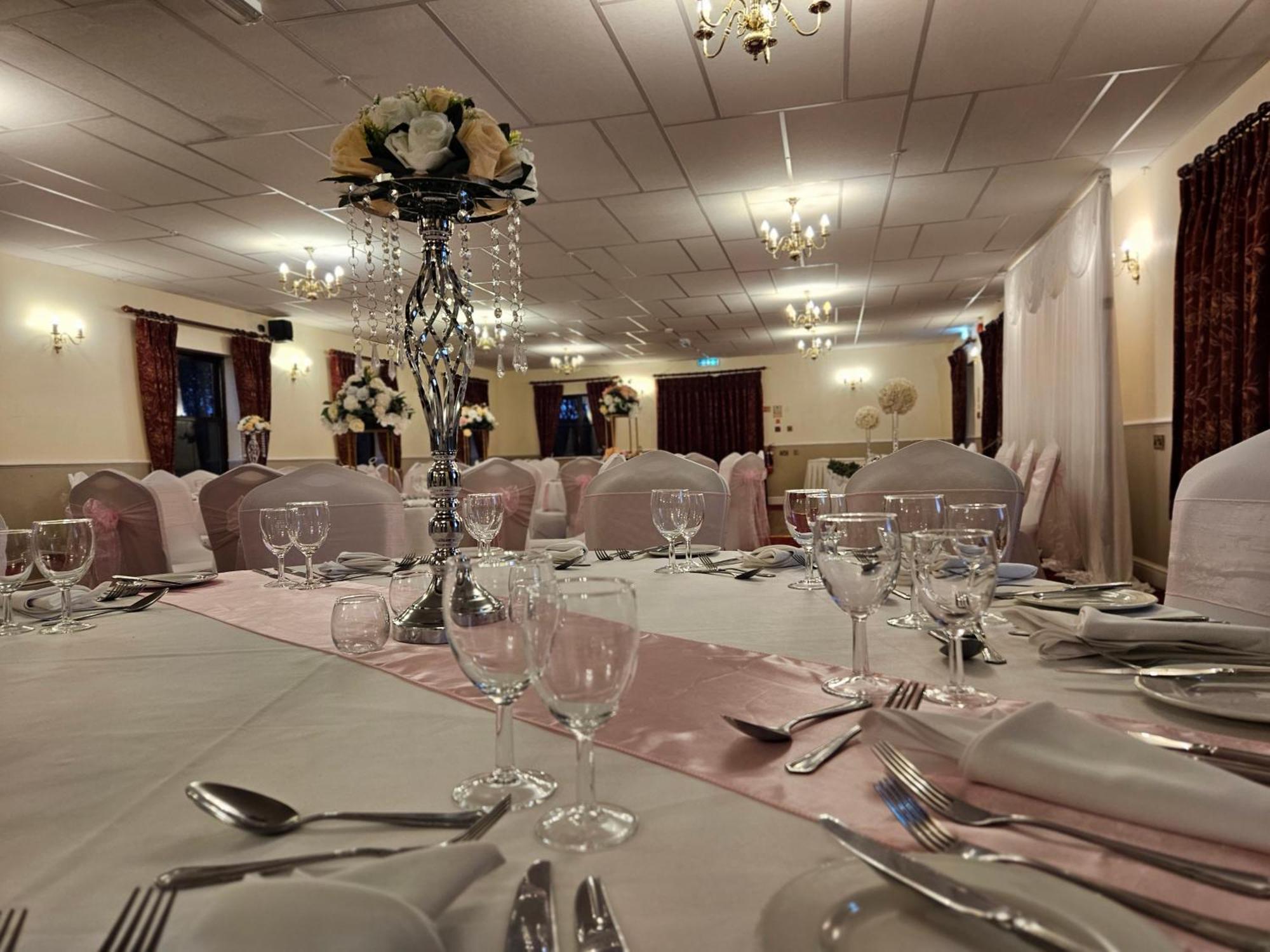 Marsh Farm Hotel Swindon Exterior foto