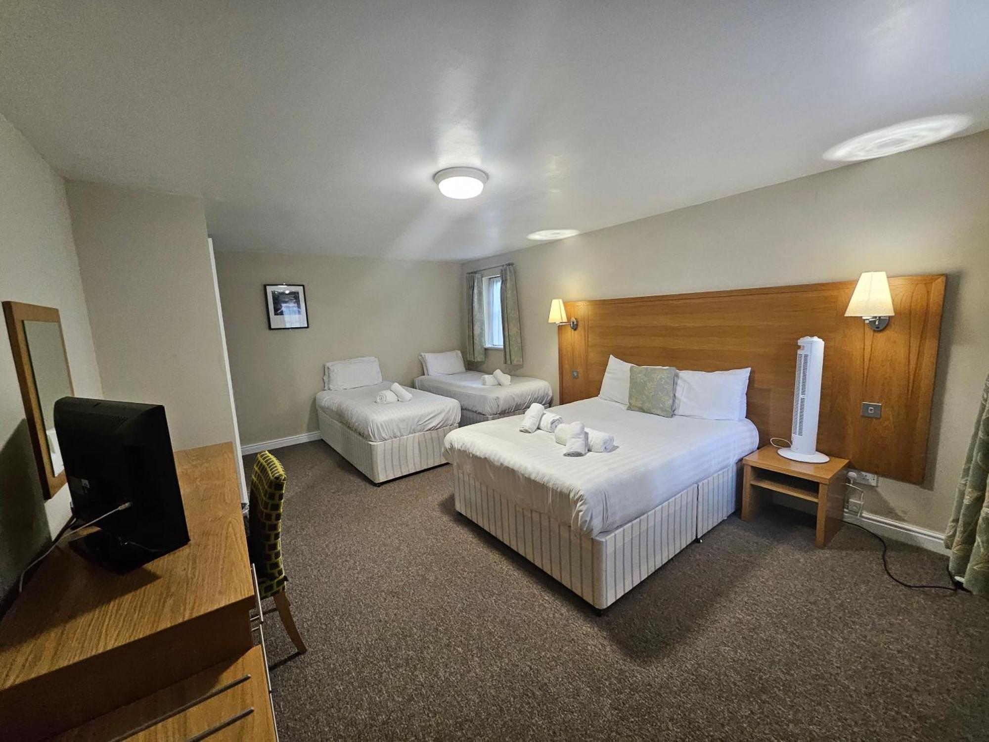 Marsh Farm Hotel Swindon Exterior foto
